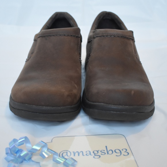 dansko wynn brown distressed